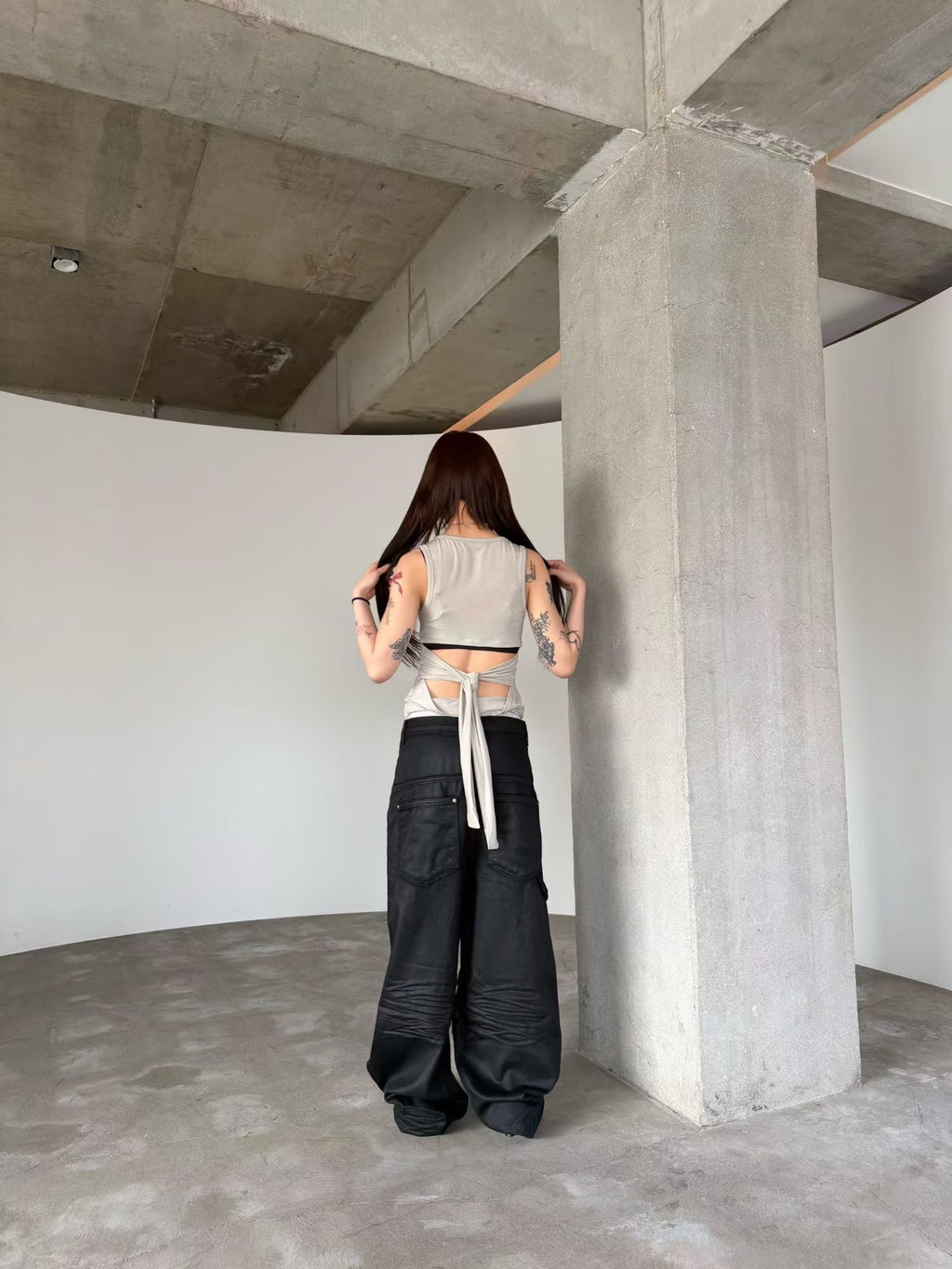 Pleated studded pants