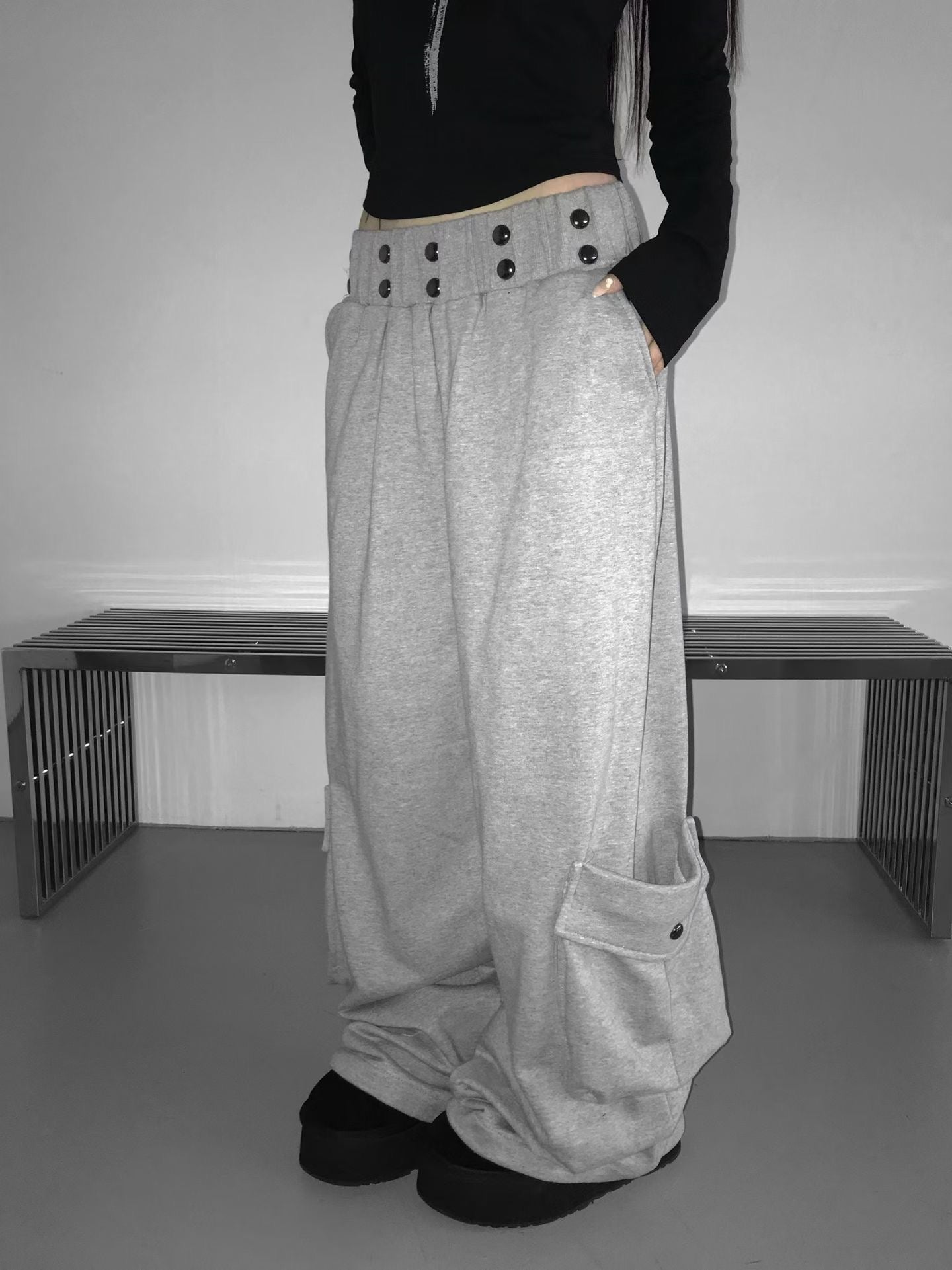 Queen Off-shoulder Studded Cargo Pants