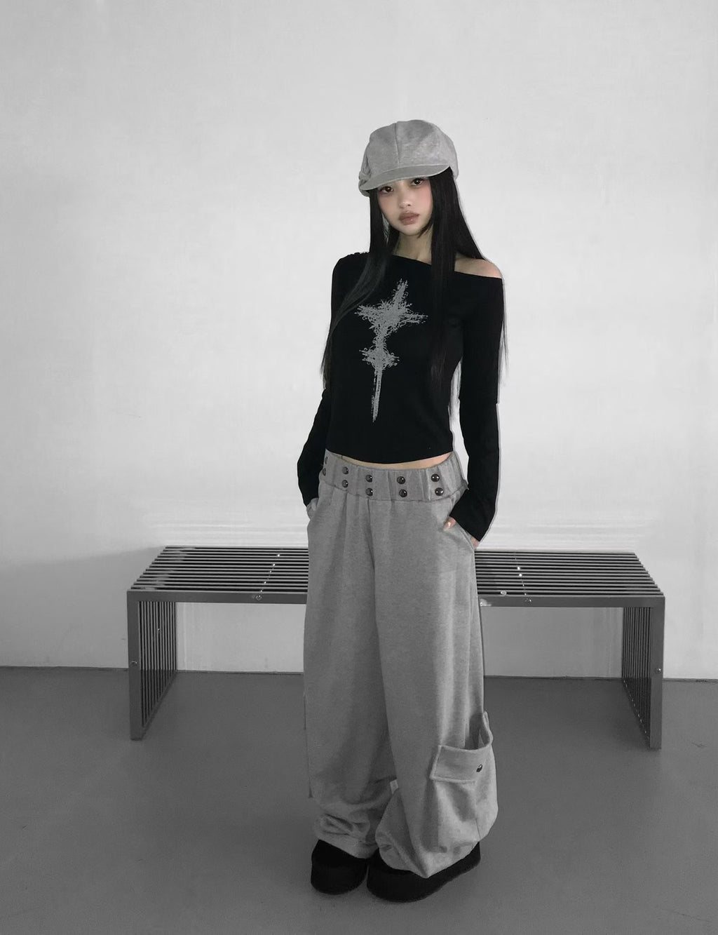 Queen Off-shoulder Studded Cargo Pants