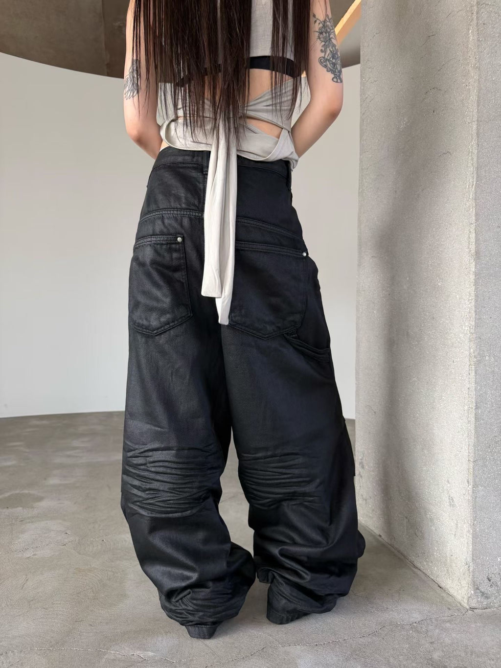 Pleated studded pants