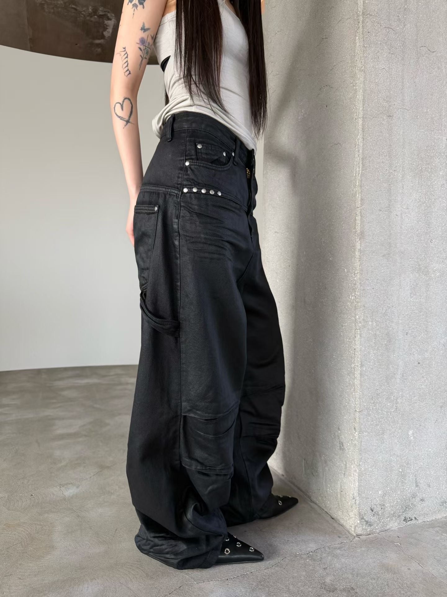 Pleated studded pants
